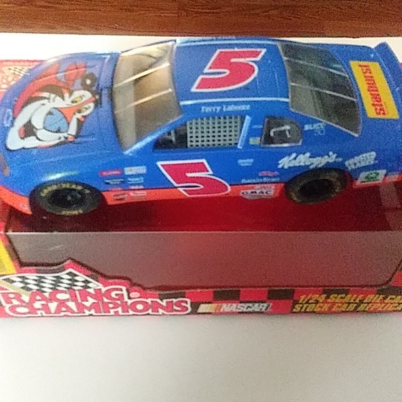 Terry Labonte 1997 5 Kellogg’s Tony The Tiger Chevy 1:24  Diecast - Picture 4 of 5